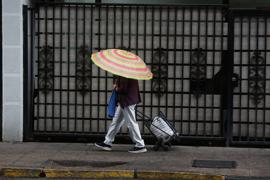 ¡Alerta Santiago! Pronostican más de 100 mm de lluvias en sólo tres días para la Metropolitana 