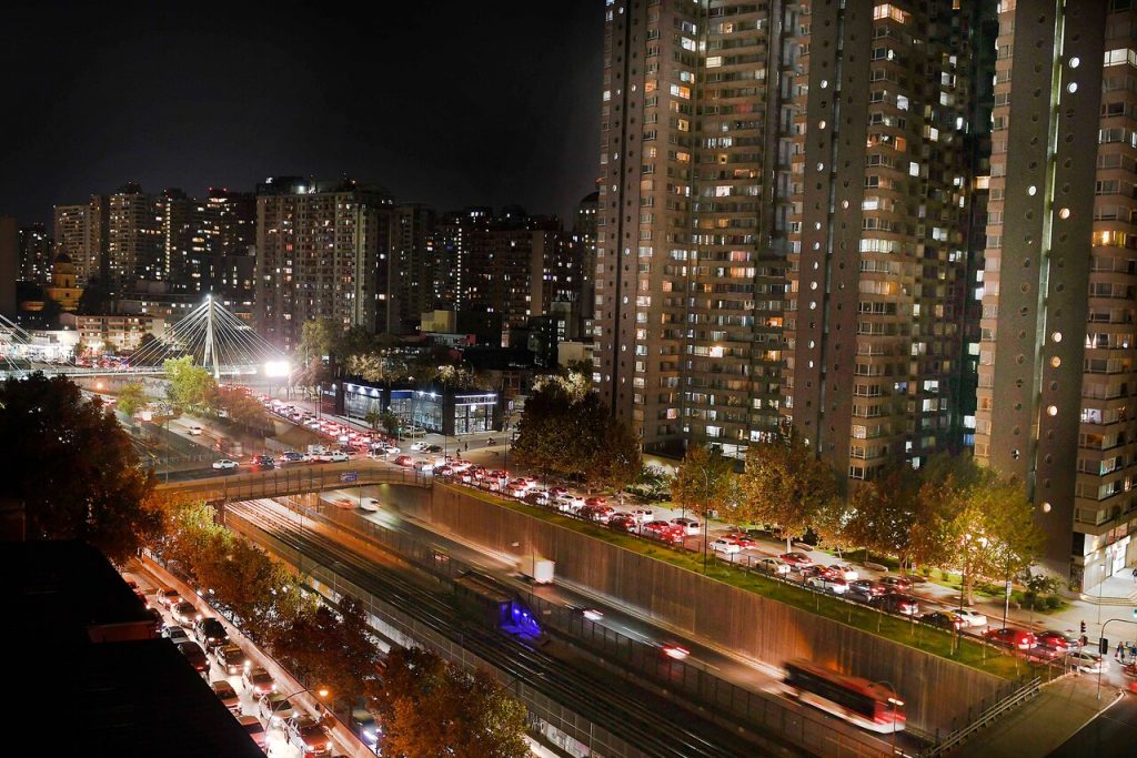 Restricción vehicular por preemergencia ambiental: Estos son todos los vehículos que no pueden transitar en la RM