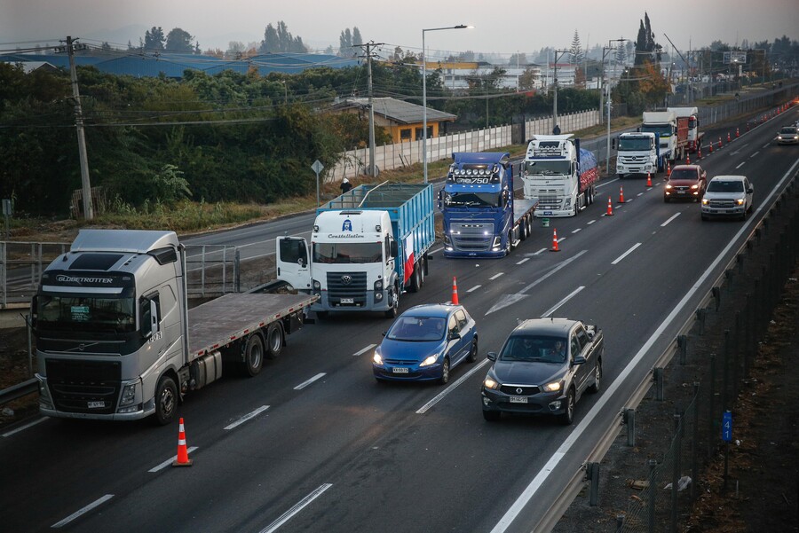 PARO DE CAMIONEROS/AGENCIA UNO