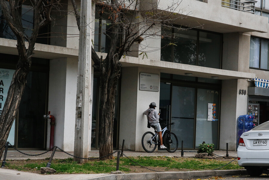 Niña murió tras caer de un octavo piso en Quinta Normal/Agencia Uno