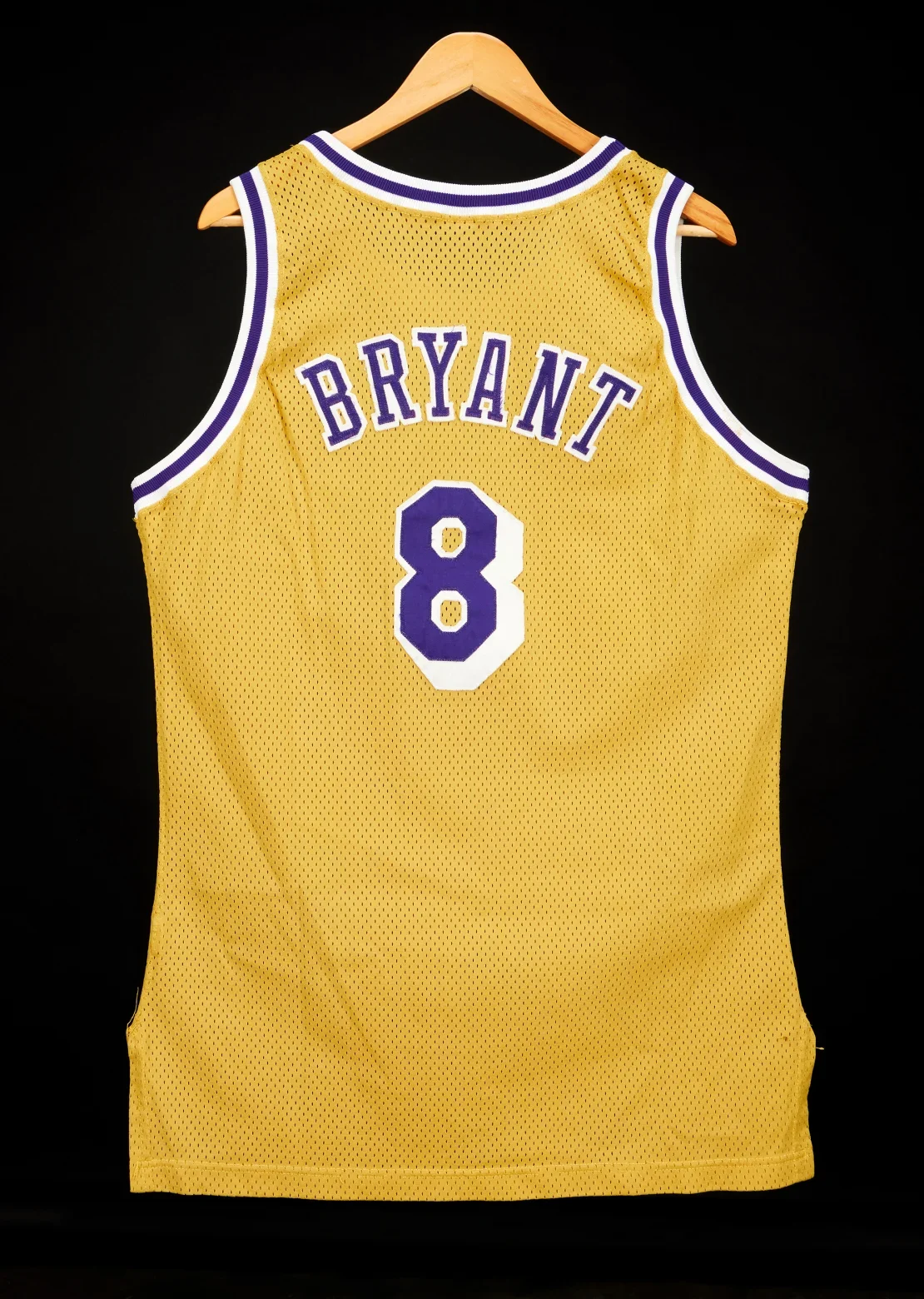 Camiseta de novato de Kobe Bryant de su temporada de debut 1996-1997 con los LA Lakers. Sotheby's